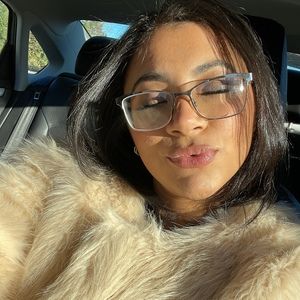 Meet your Posher, Vanessa